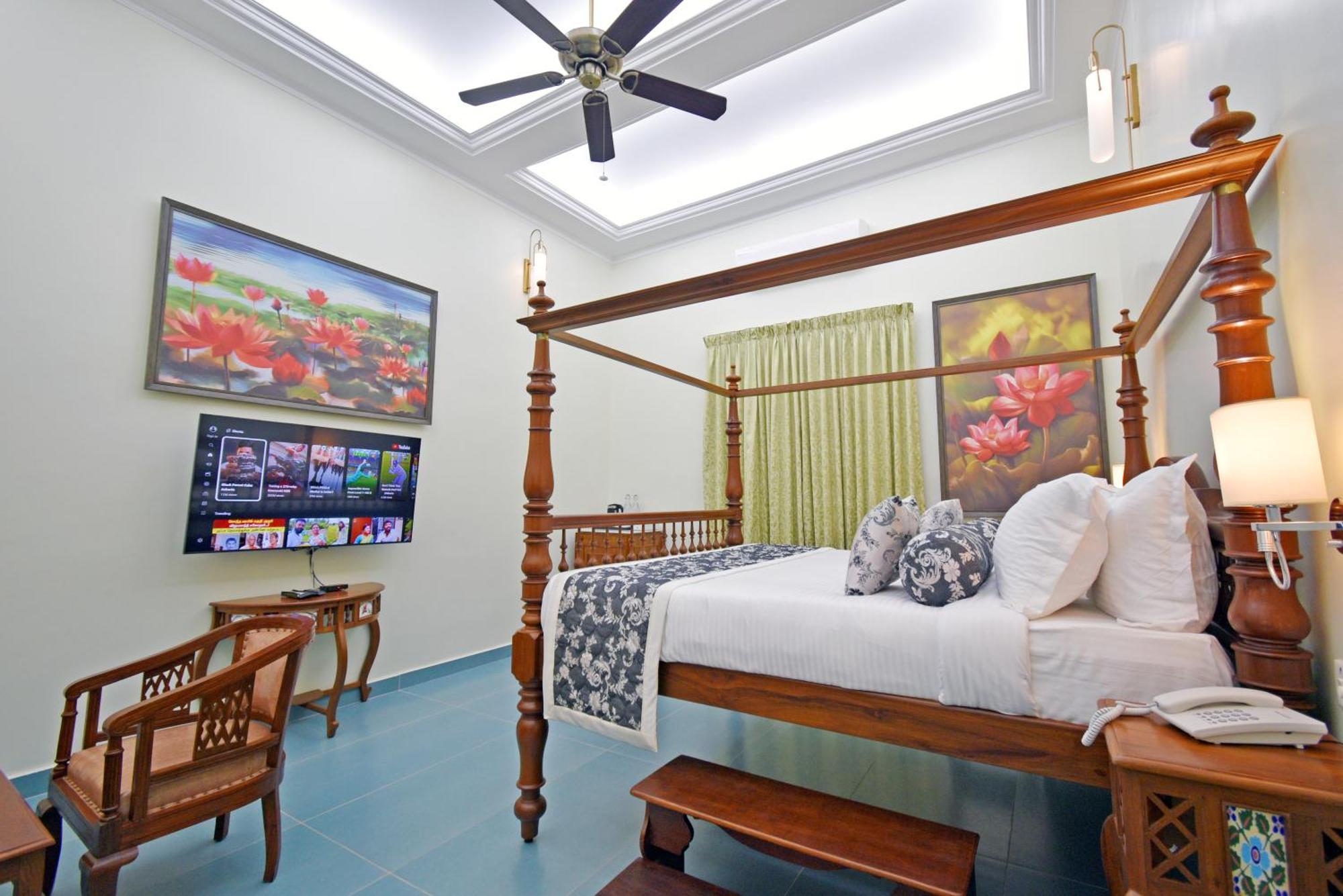 Le Colonial Suites Pondicherry Exterior foto